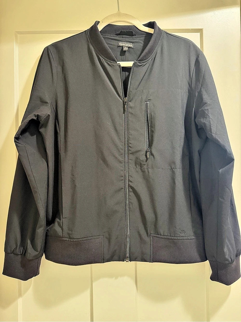 Banana Republic Black Bomber Jacket — Size M 🖤